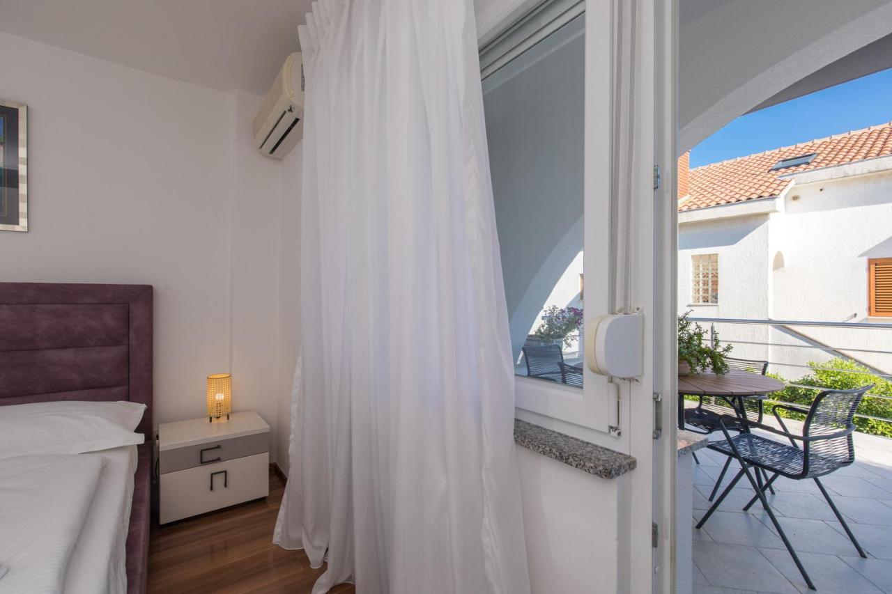 Apartments Soul Krk Town Exterior photo