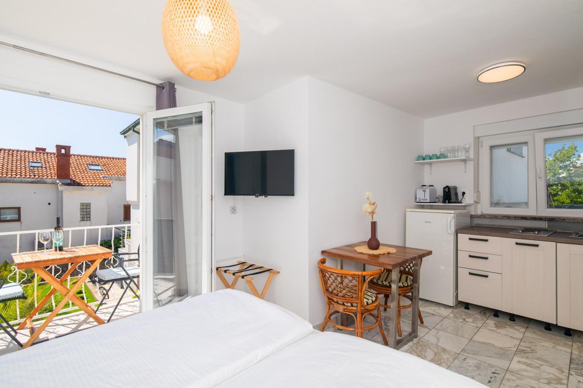Apartments Soul Krk Town Exterior photo