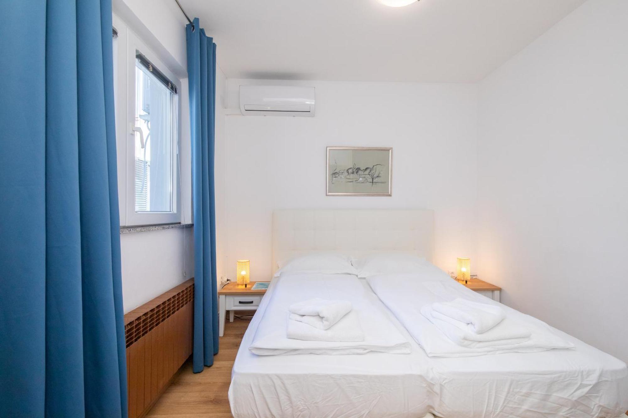 Apartments Soul Krk Town Exterior photo