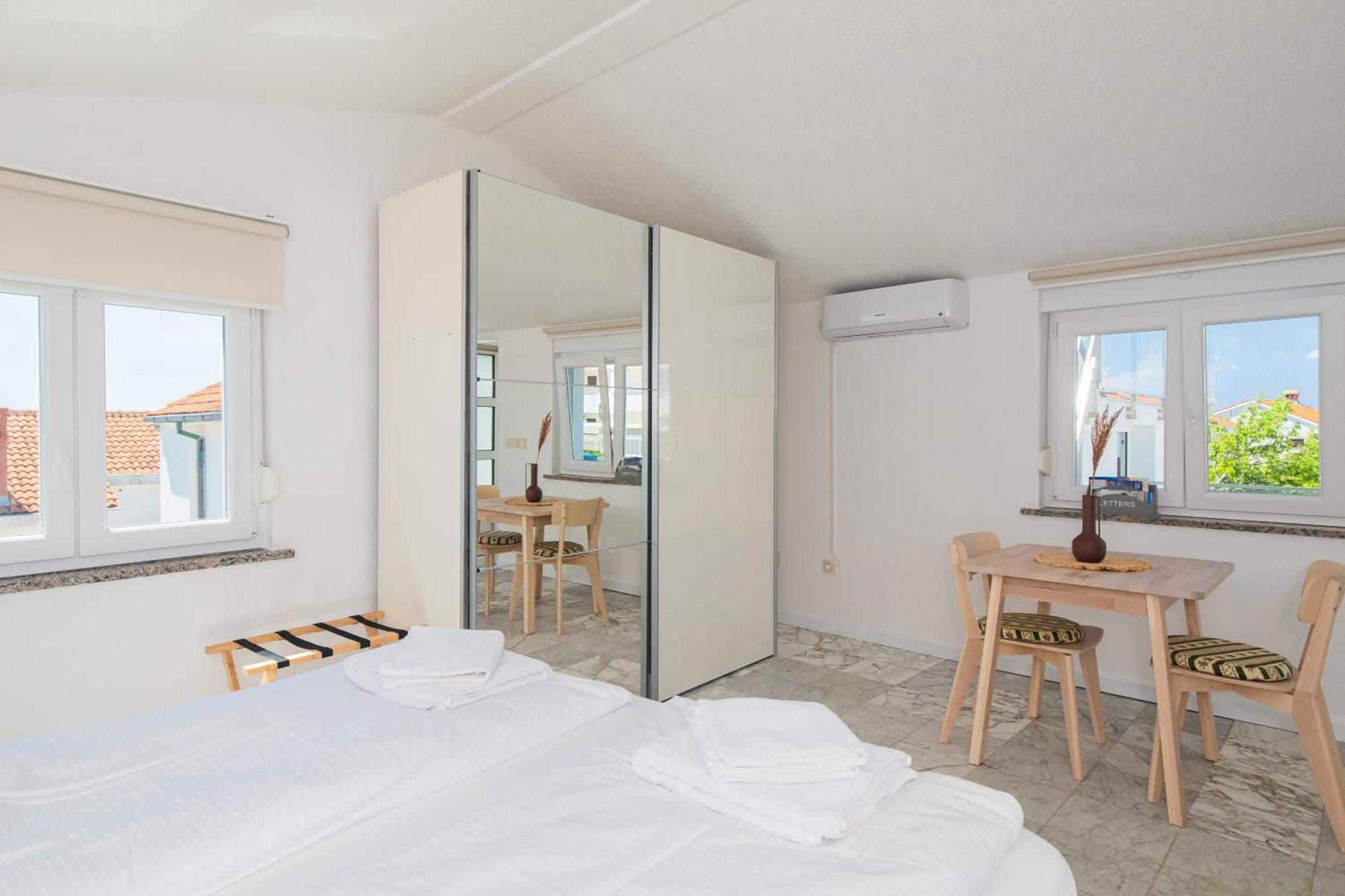 Apartments Soul Krk Town Exterior photo